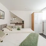 Spacious 5 Bed Contractor And Family דירה