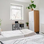 Spacious 5 Bed Contractor And Family * בריסטול