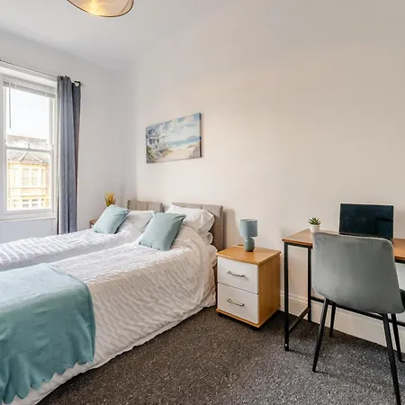 Spacious 5 Bed Contractor And Family Apartmán Bristol