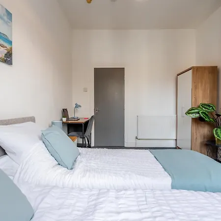 Apartment Spacious 5 Bed Contractor And Family Bristol