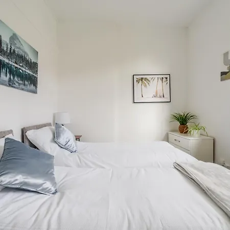 Spacious 5 Bed Contractor And Family アパート ブリストル
