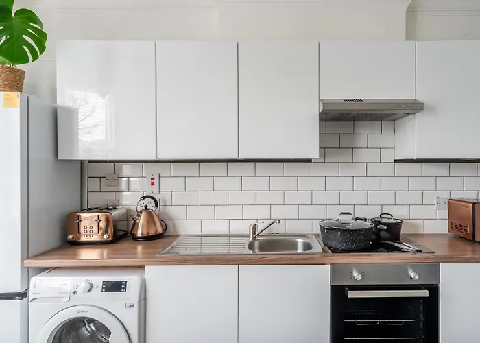 Spacious 5 Bed Contractor And Family Apartmán