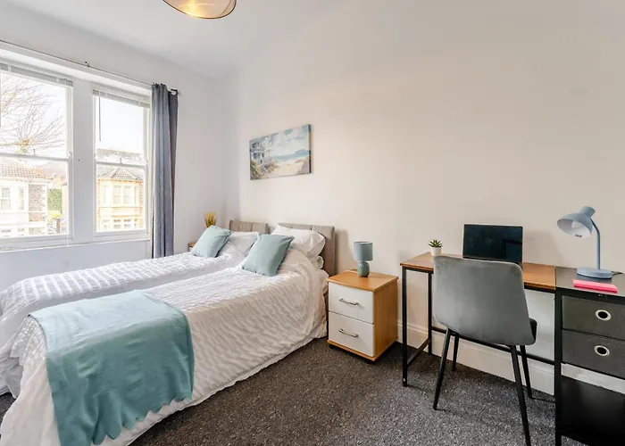 Spacious 5 Bed Contractor And Family Apartmán Bristol