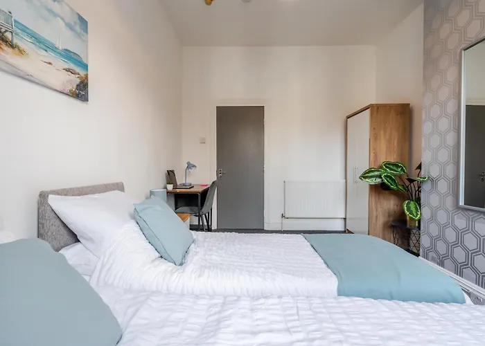 Apartment Spacious 5 Bed Contractor And Family Bristol