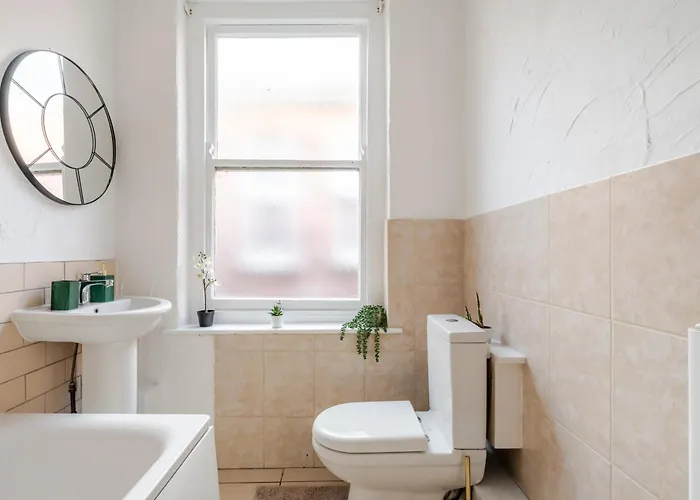 Spacious 5 Bed Contractor And Family Apartmán *