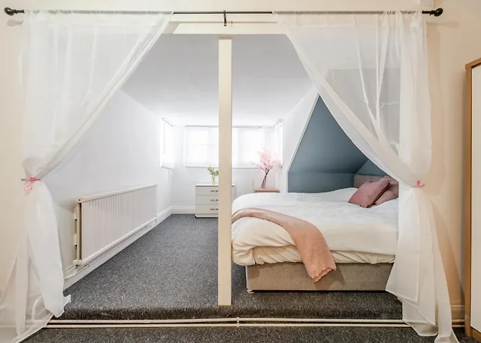 Spacious 5 Bed Contractor And Family *